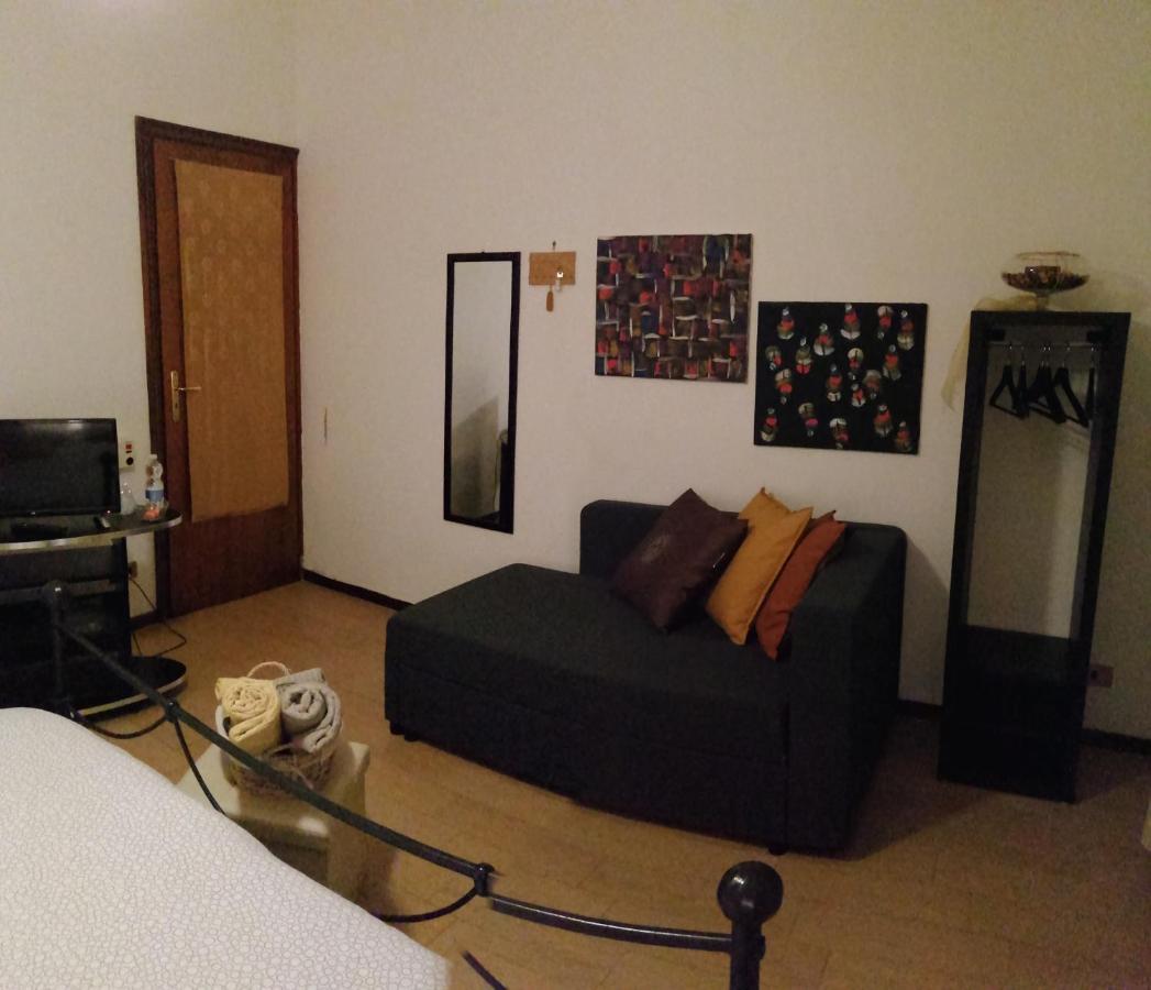 Ferienwohnung L'Approdo Del Re Caserta Exterior foto